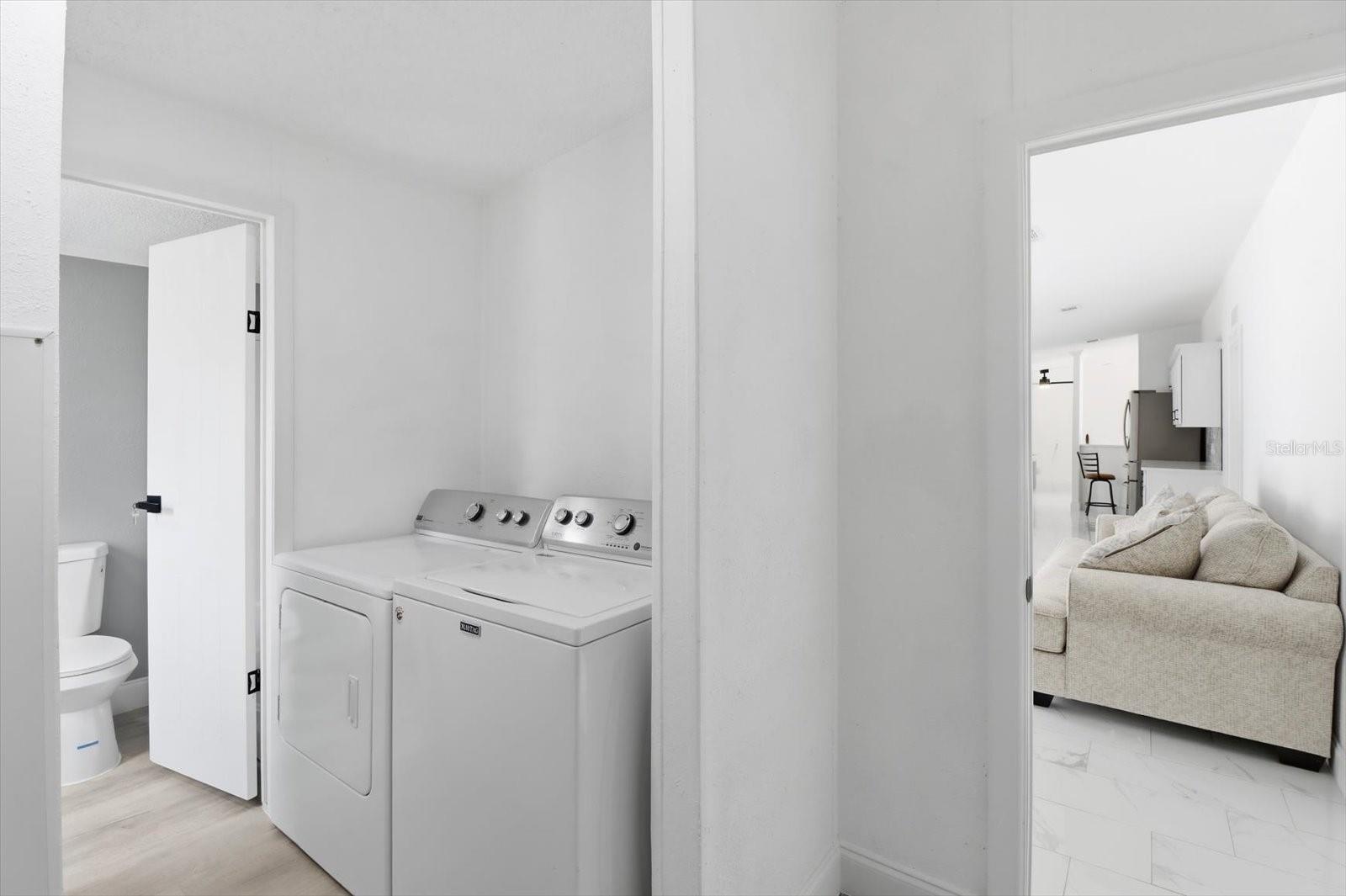 Image 35 of 39 For 6915 Arlington Place