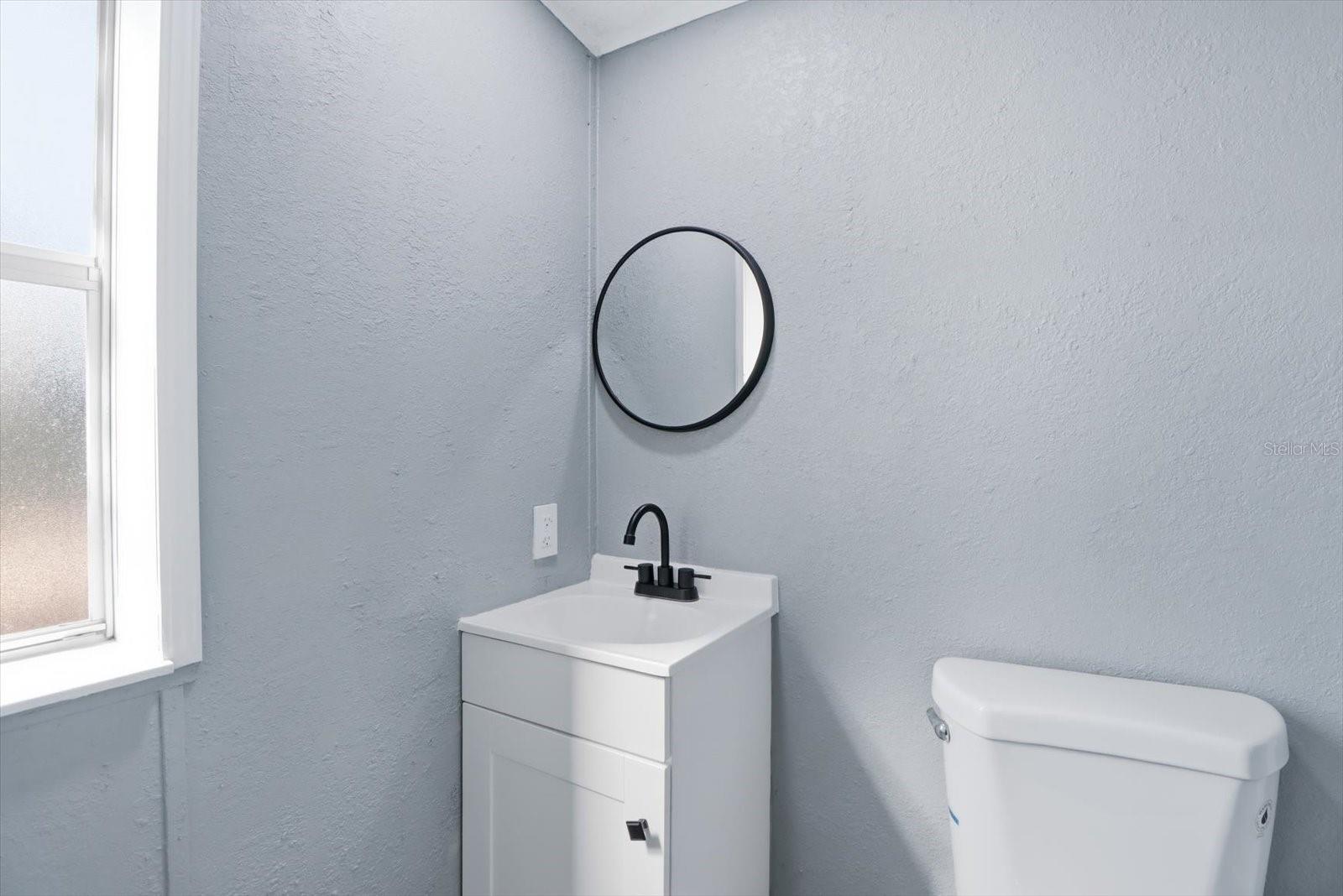 Image 36 of 39 For 6915 Arlington Place