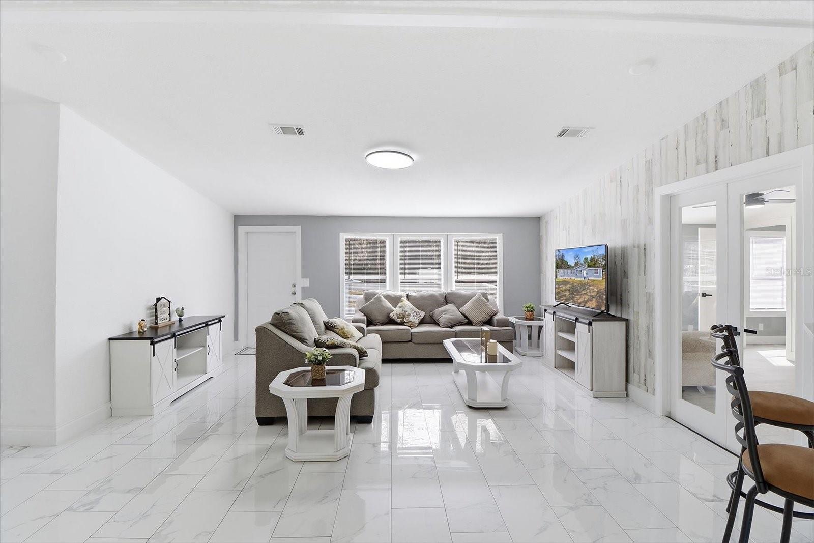 Image 7 of 39 For 6915 Arlington Place