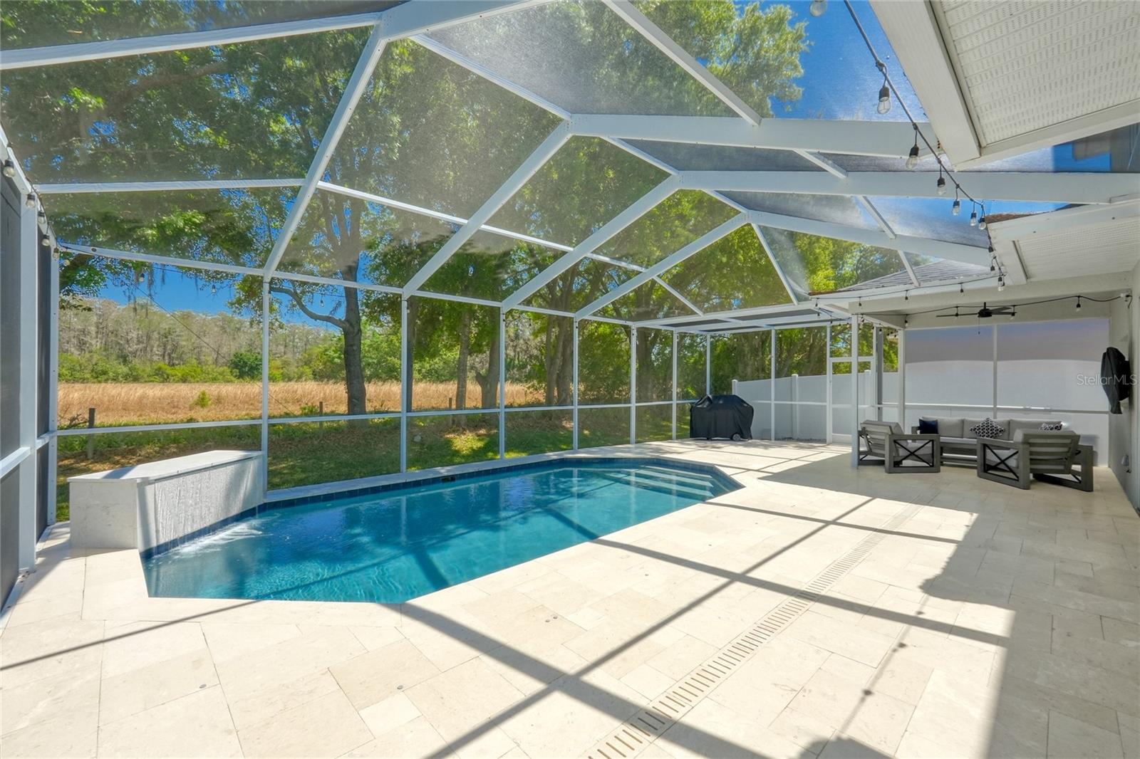 Listing photo id 12 for 16135 Lytham Drive