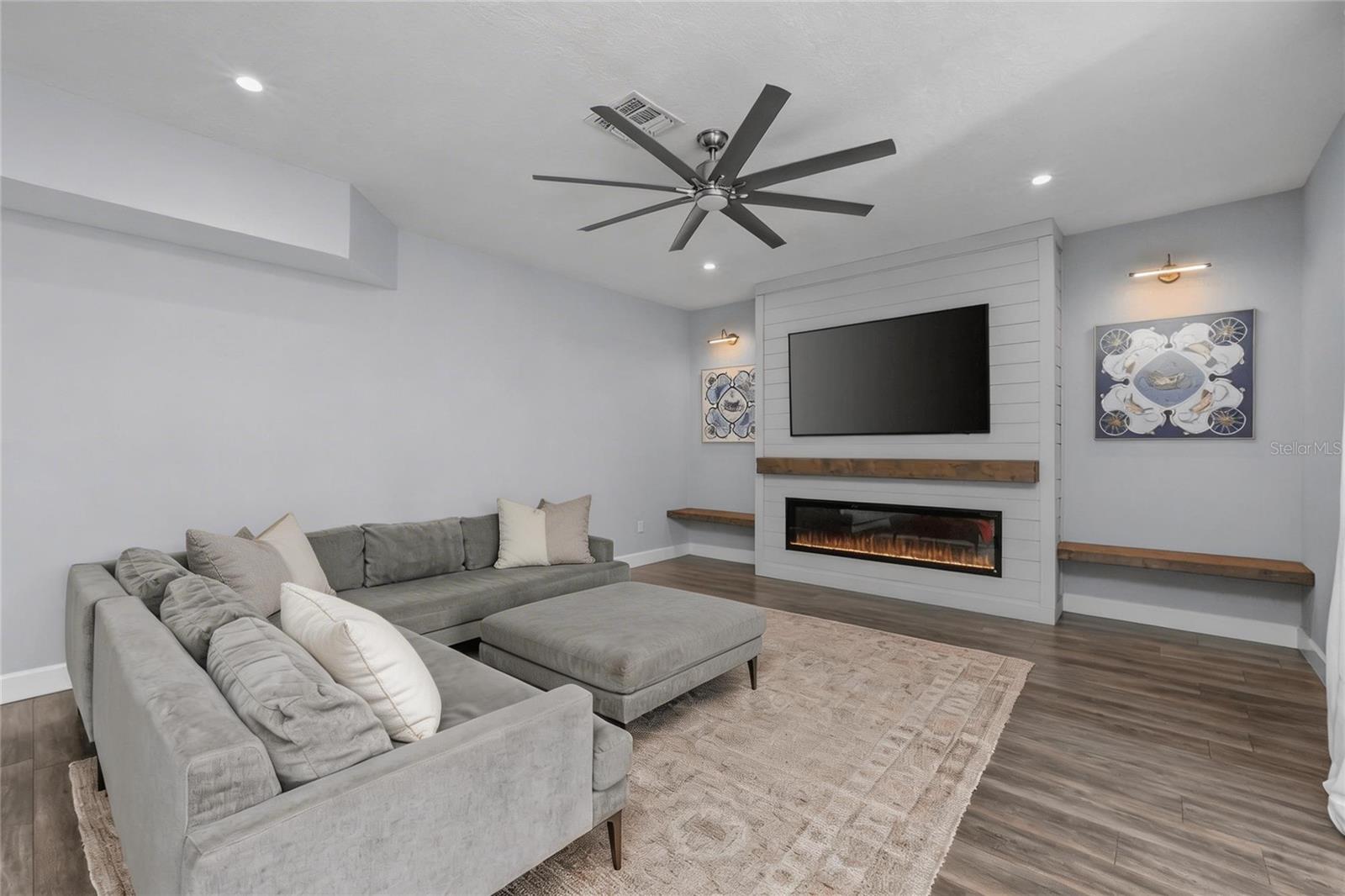 Listing photo id 16 for 16135 Lytham Drive