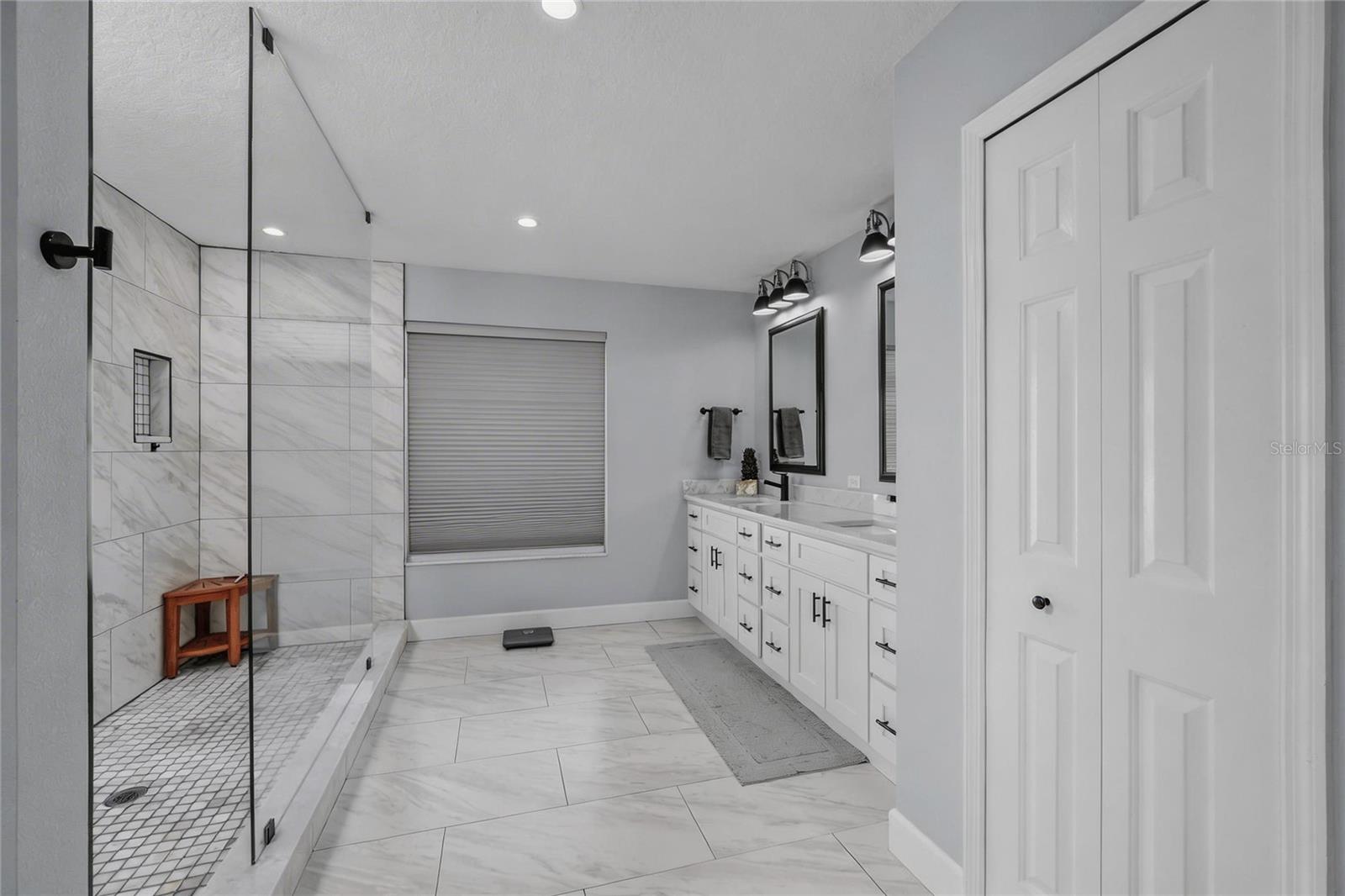 Listing photo id 27 for 16135 Lytham Drive