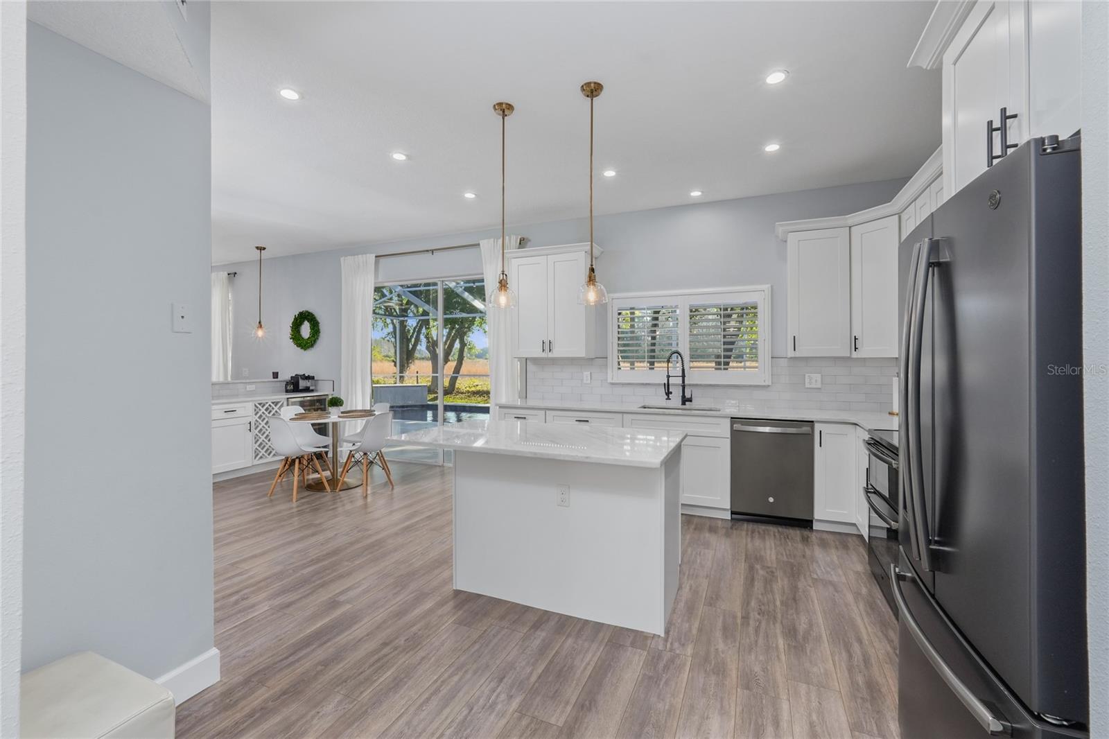 Listing photo id 5 for 16135 Lytham Drive