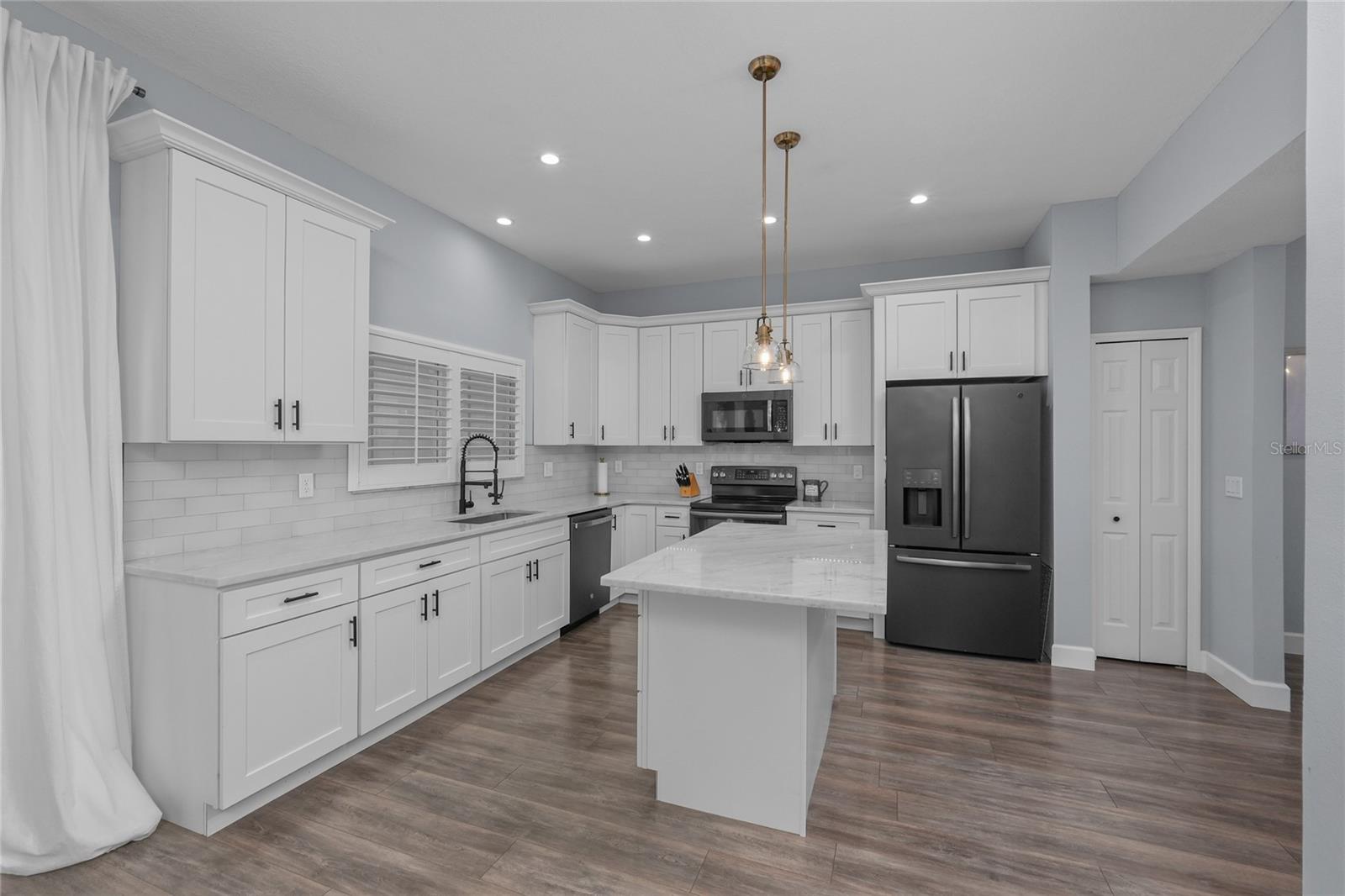 Listing photo id 6 for 16135 Lytham Drive