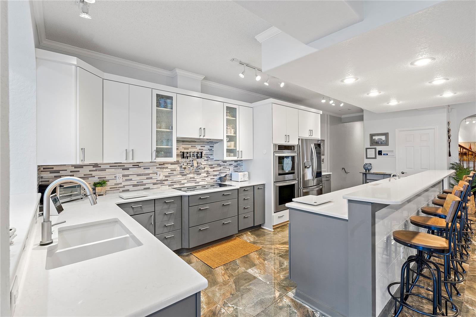 Image 10 of 58 For 830 Pinellas Bayway S