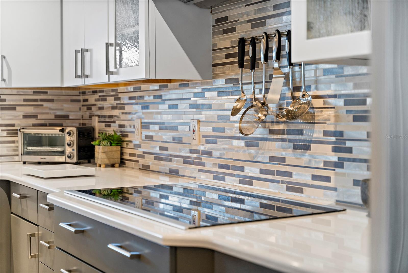 Image 11 of 58 For 830 Pinellas Bayway S