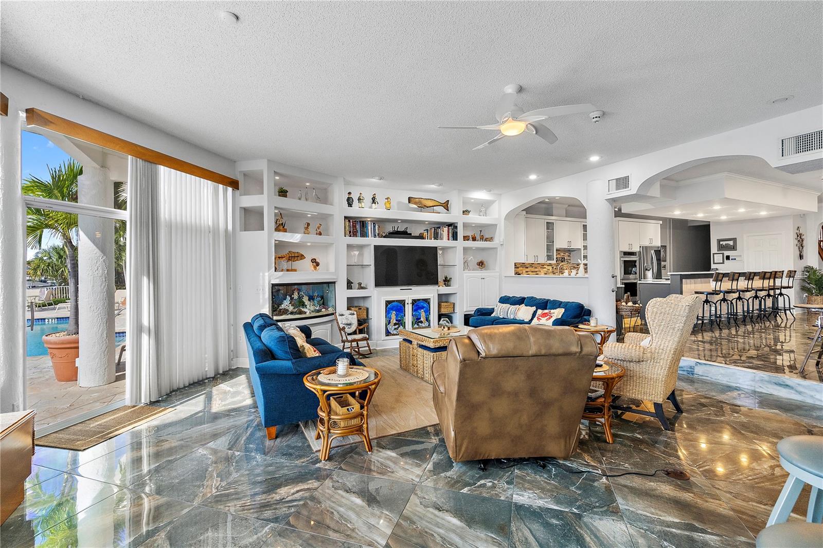 Image 17 of 58 For 830 Pinellas Bayway S