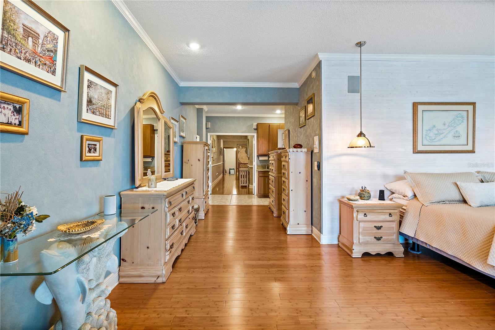 Image 24 of 58 For 830 Pinellas Bayway S