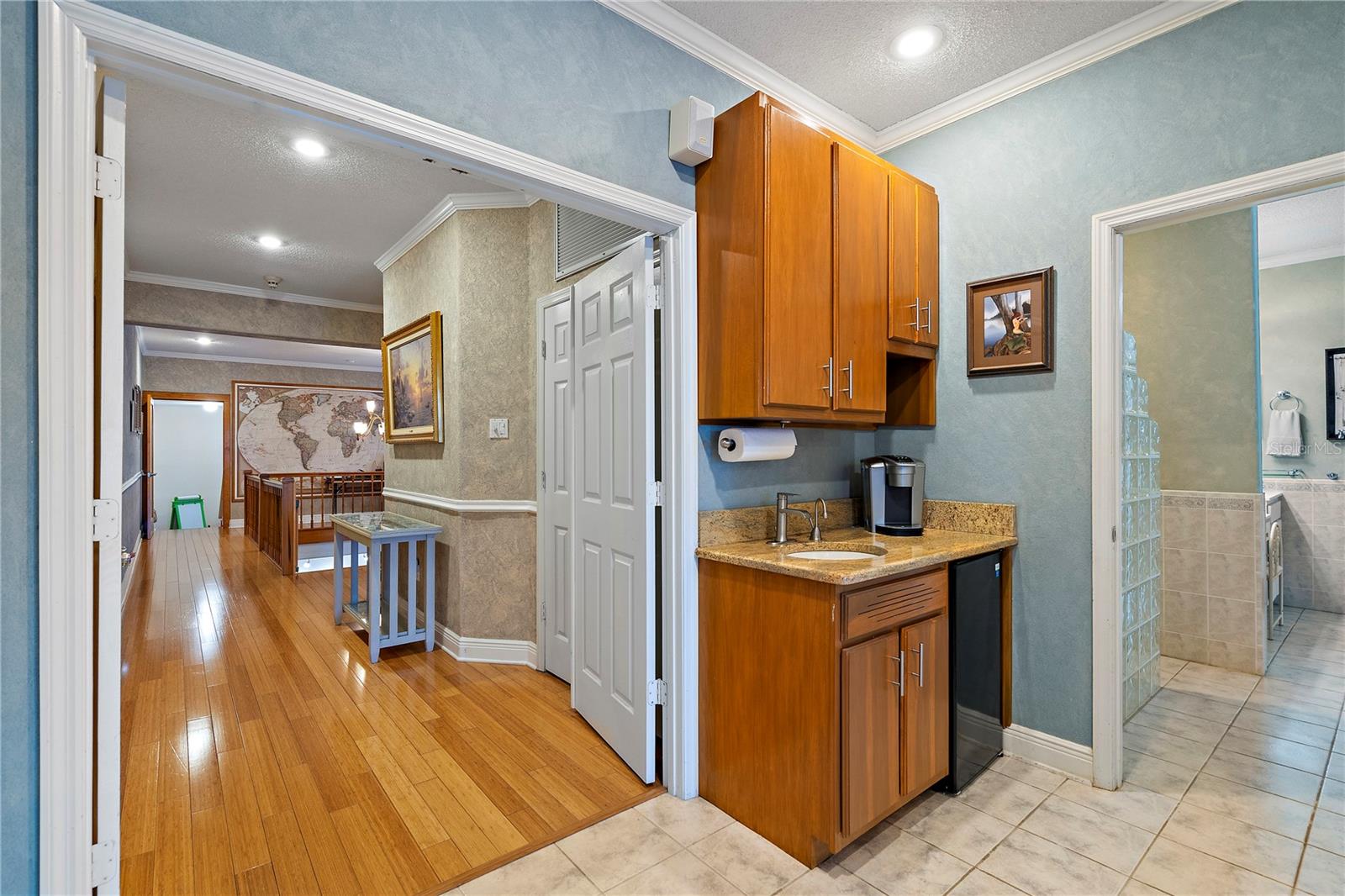 Image 26 of 58 For 830 Pinellas Bayway S