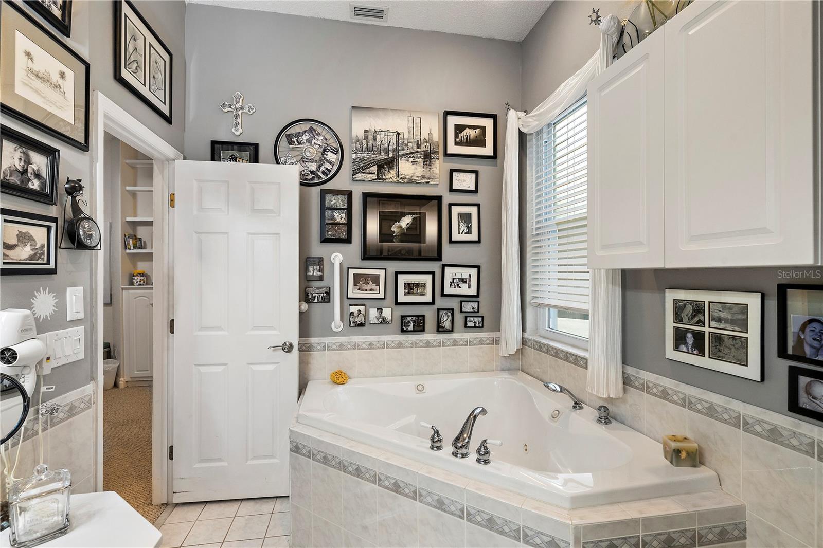 Image 40 of 58 For 830 Pinellas Bayway S