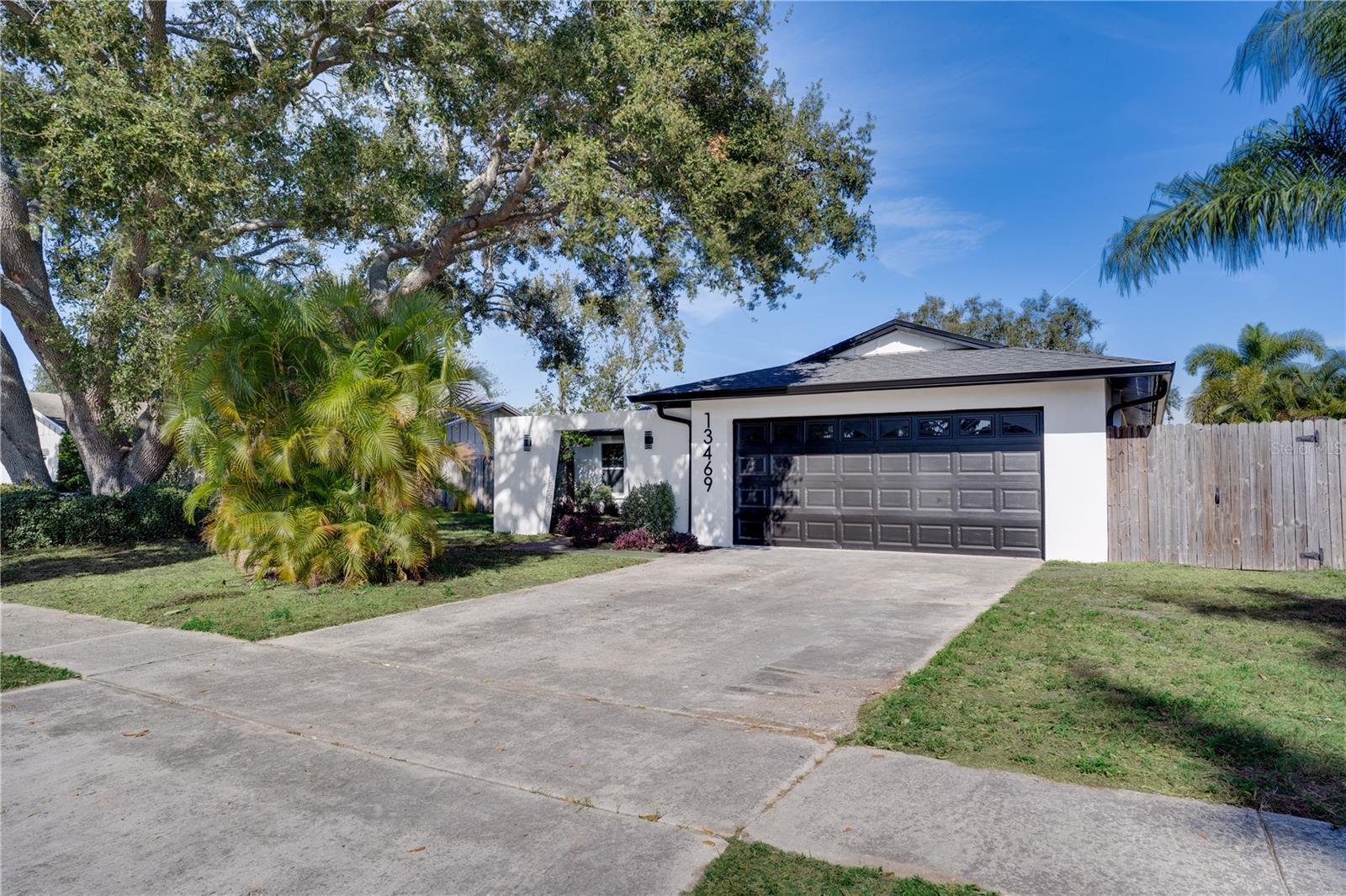 Details for 13469 Sol Vista Dr, LARGO, FL 33774