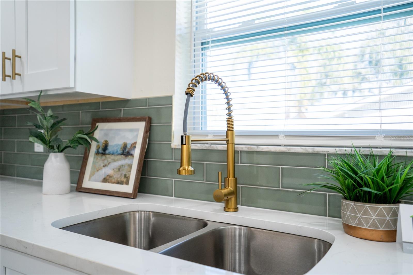 Image 13 of 39 For 13469 Sol Vista Dr