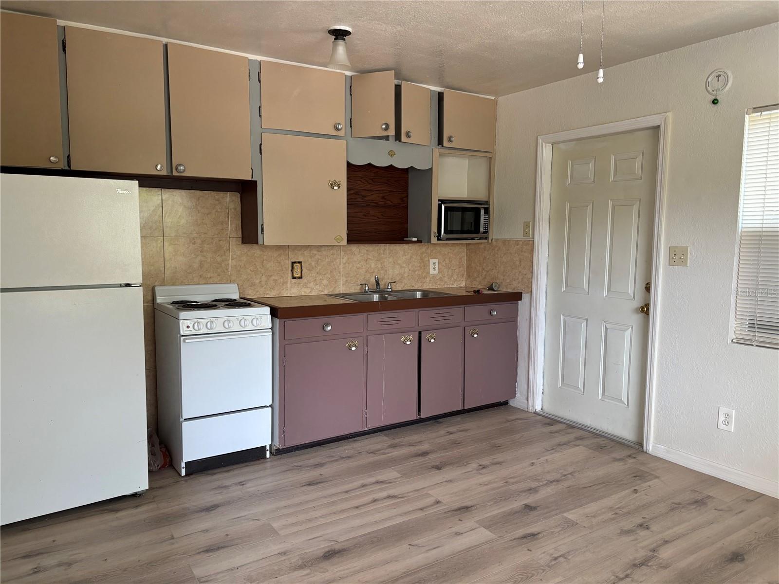 Image 7 of 16 For 1217 Carolyn Lane B