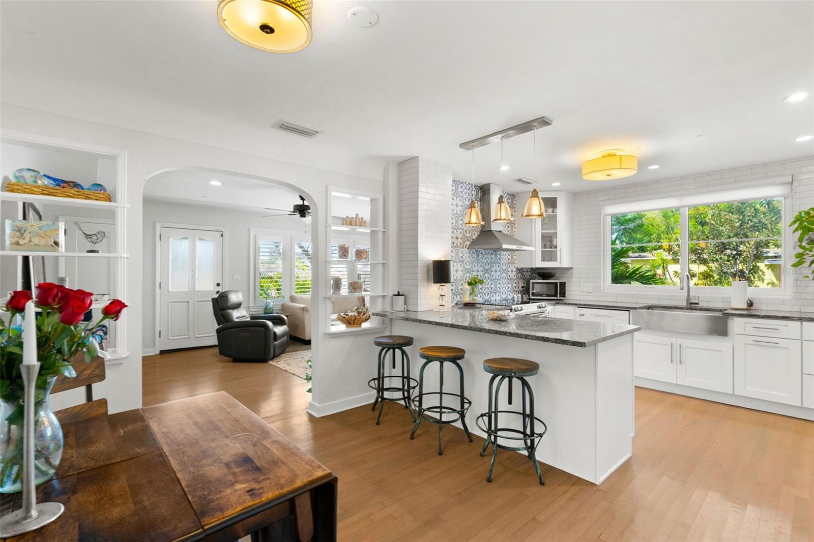 Image 5 of 15 For 4073 9th Avenue N