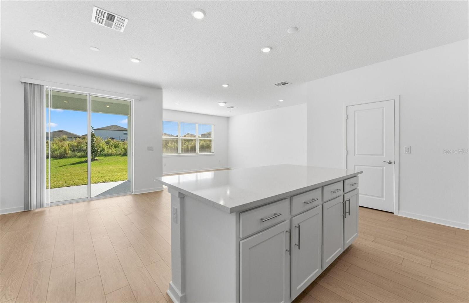 Image 5 of 32 For 9828 Crescent Moon Drive