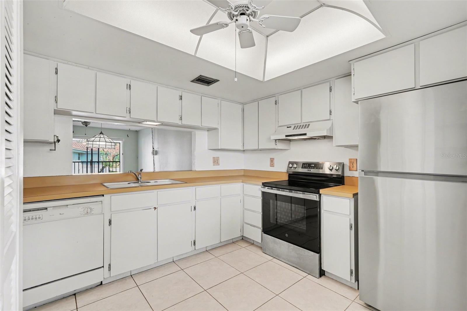 Image 6 of 29 For 2650 Countryside Boulevard E 204