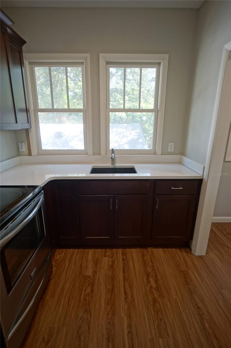 Image 5 of 11 For 1901 Bristol Avenue A