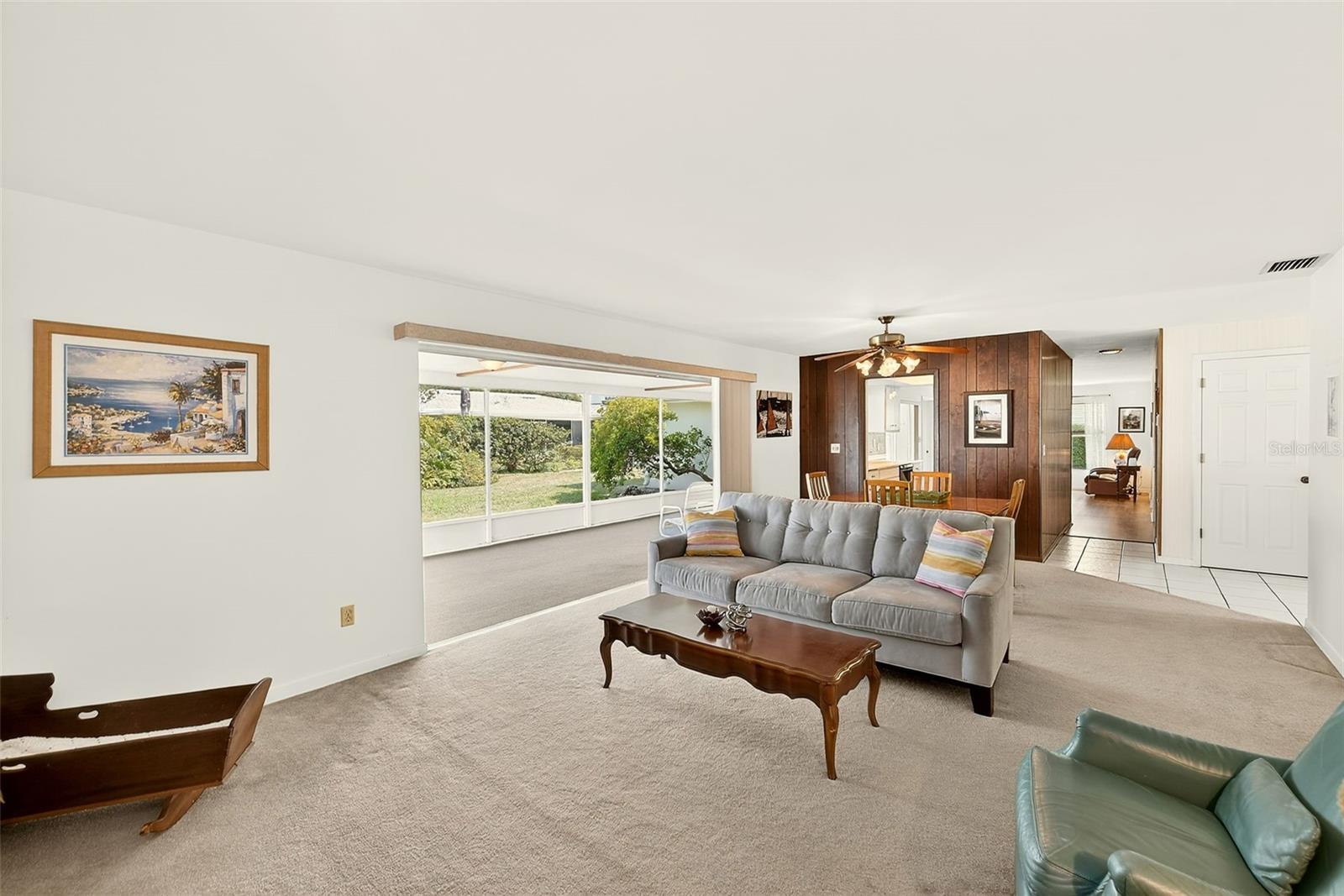 Image 16 of 51 For 14901 Sovereign Drive