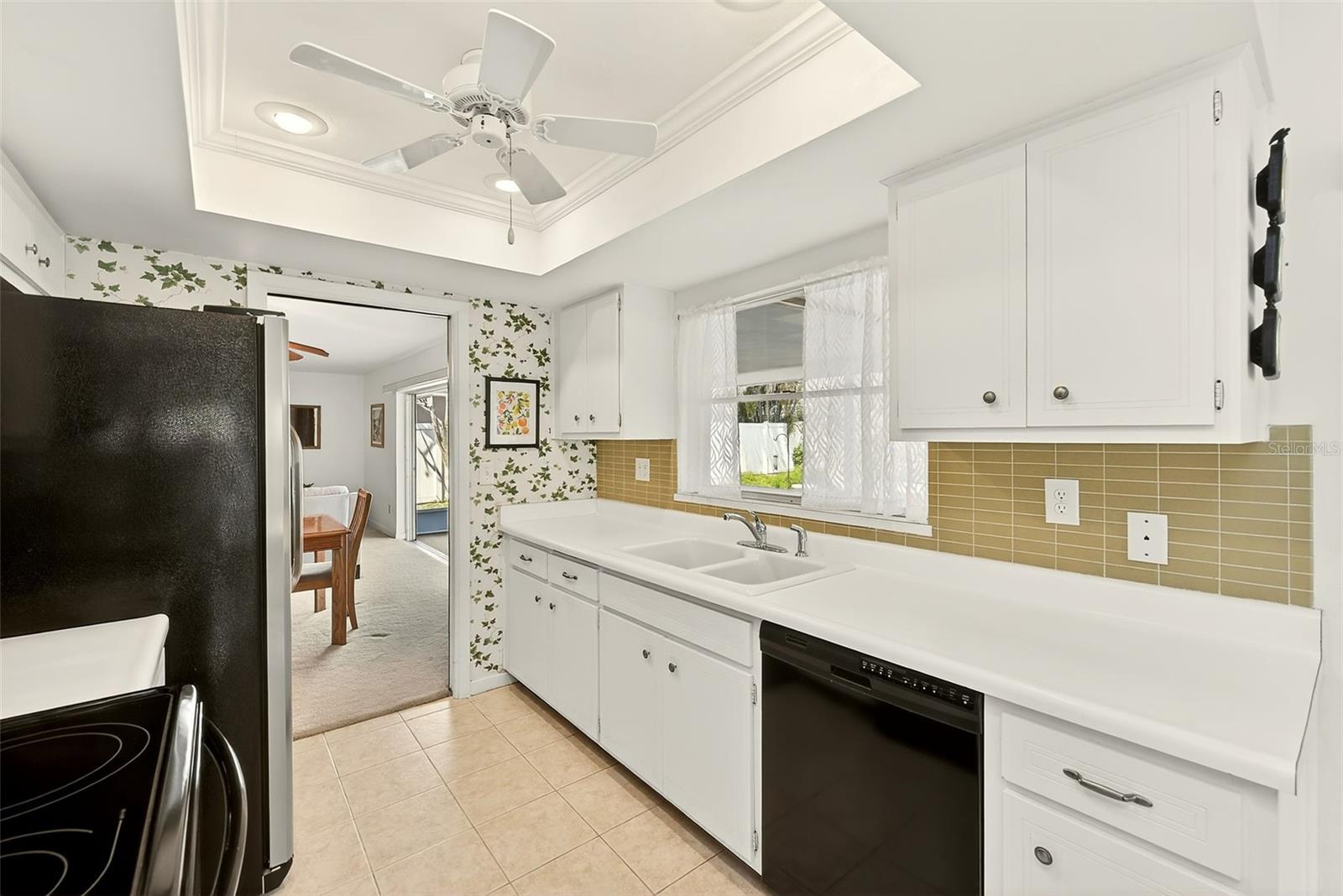 Image 20 of 51 For 14901 Sovereign Drive