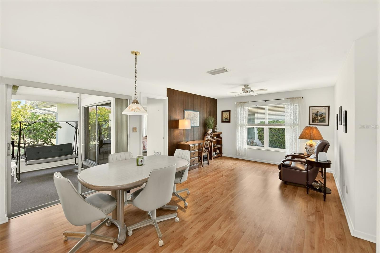 Image 21 of 51 For 14901 Sovereign Drive