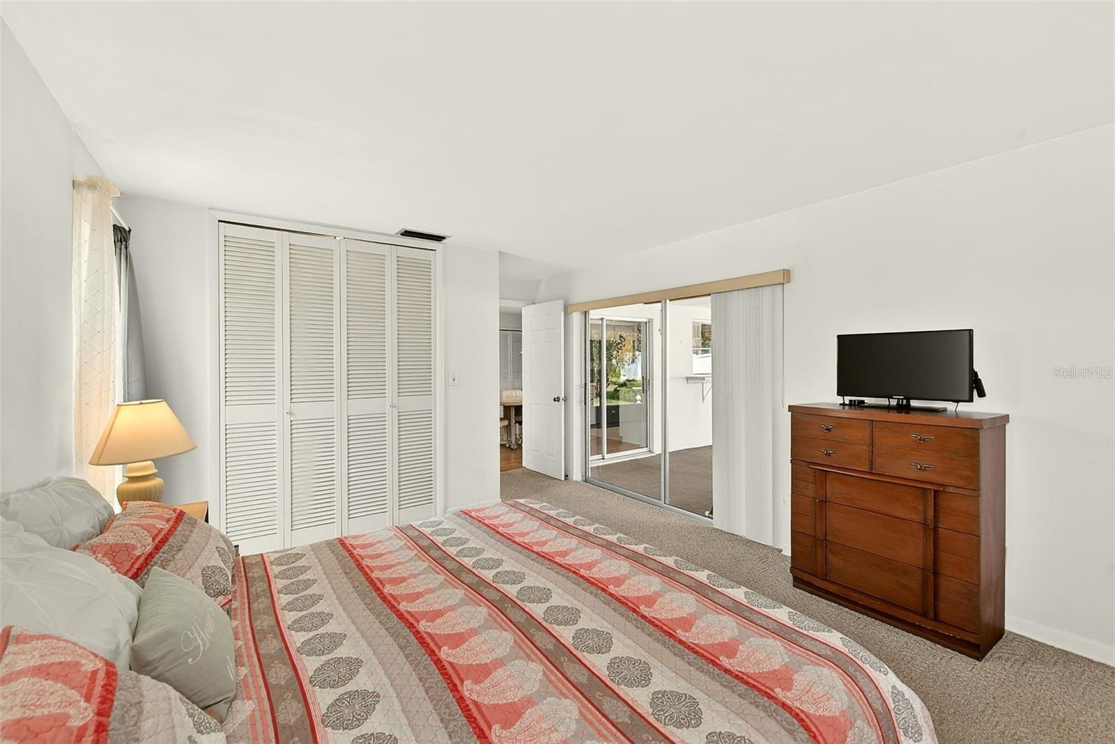 Image 26 of 51 For 14901 Sovereign Drive