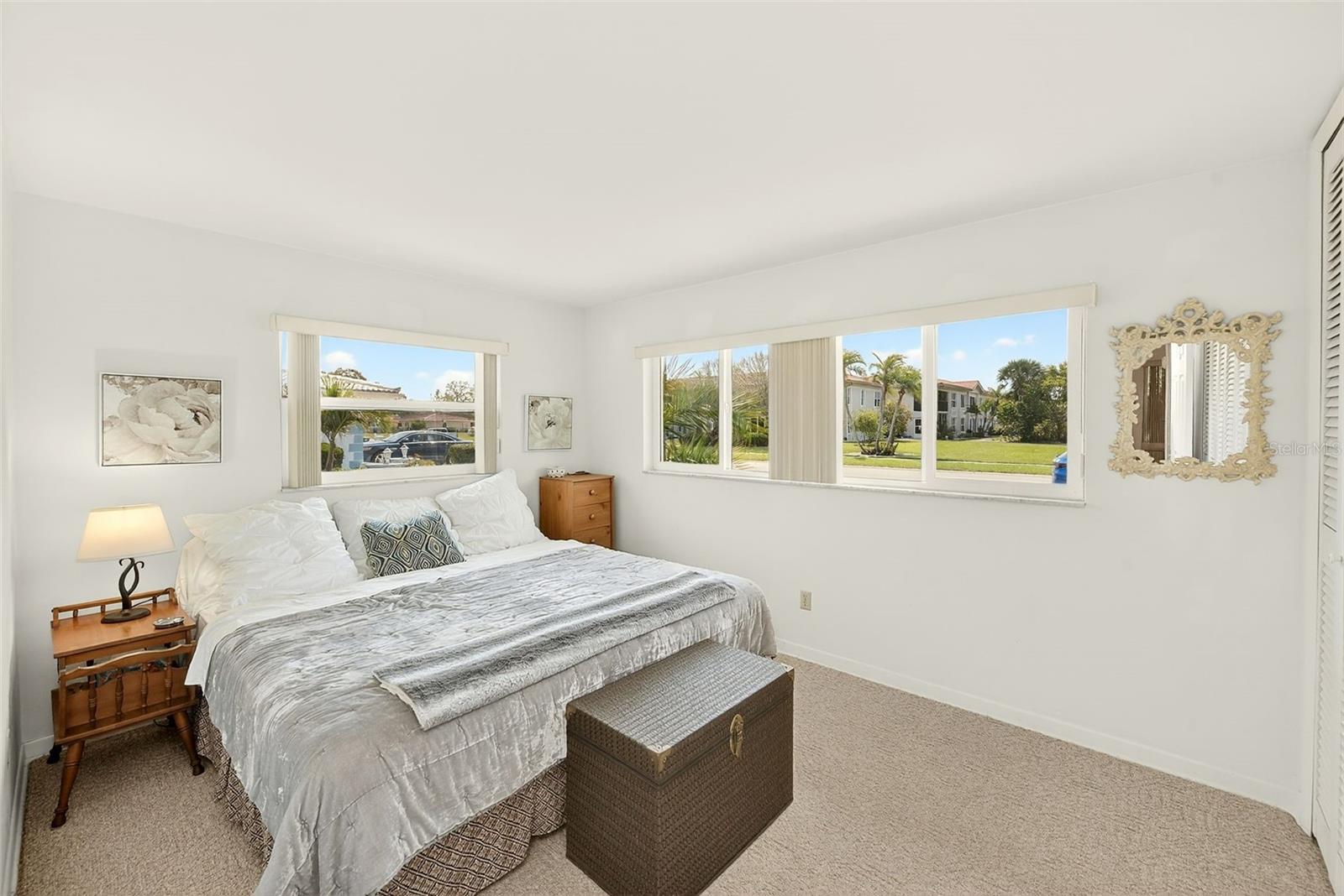 Image 29 of 51 For 14901 Sovereign Drive