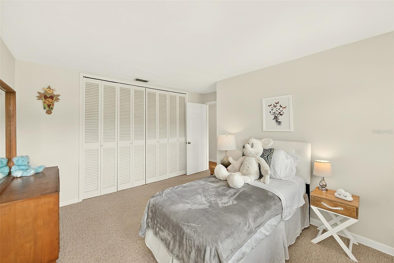 Image 32 of 51 For 14901 Sovereign Drive