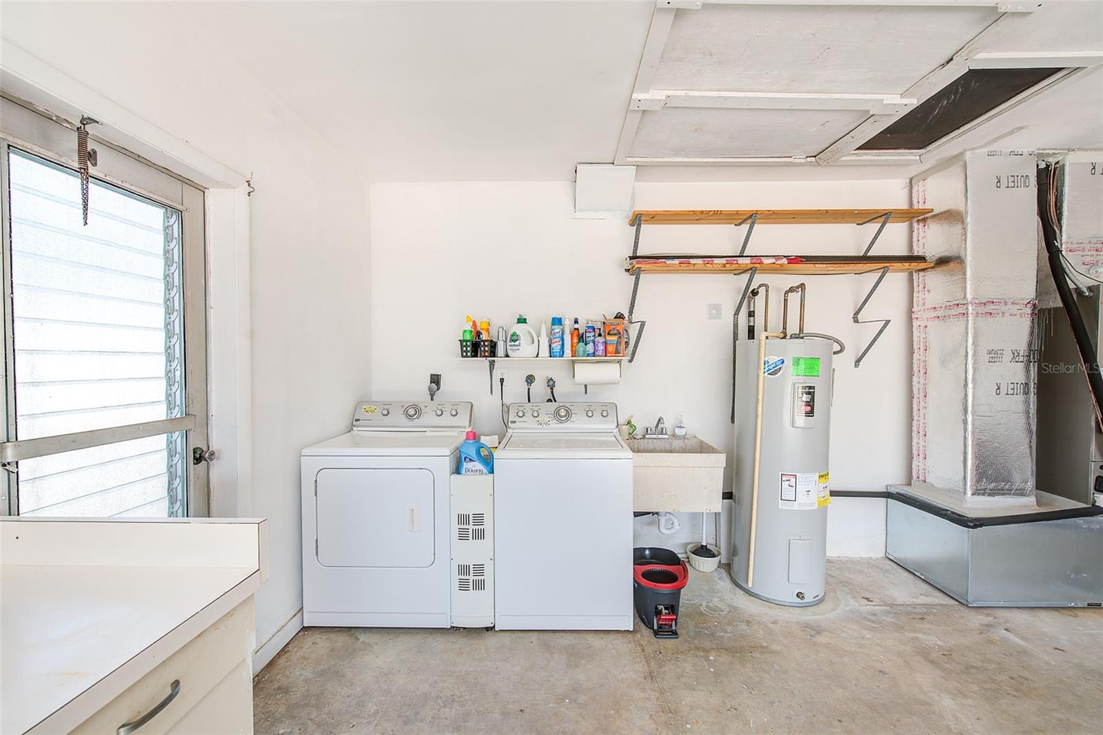 Image 37 of 51 For 14901 Sovereign Drive