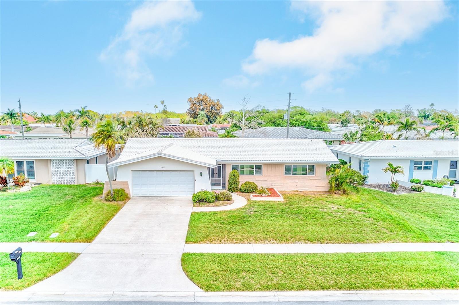 Image 38 of 51 For 14901 Sovereign Drive