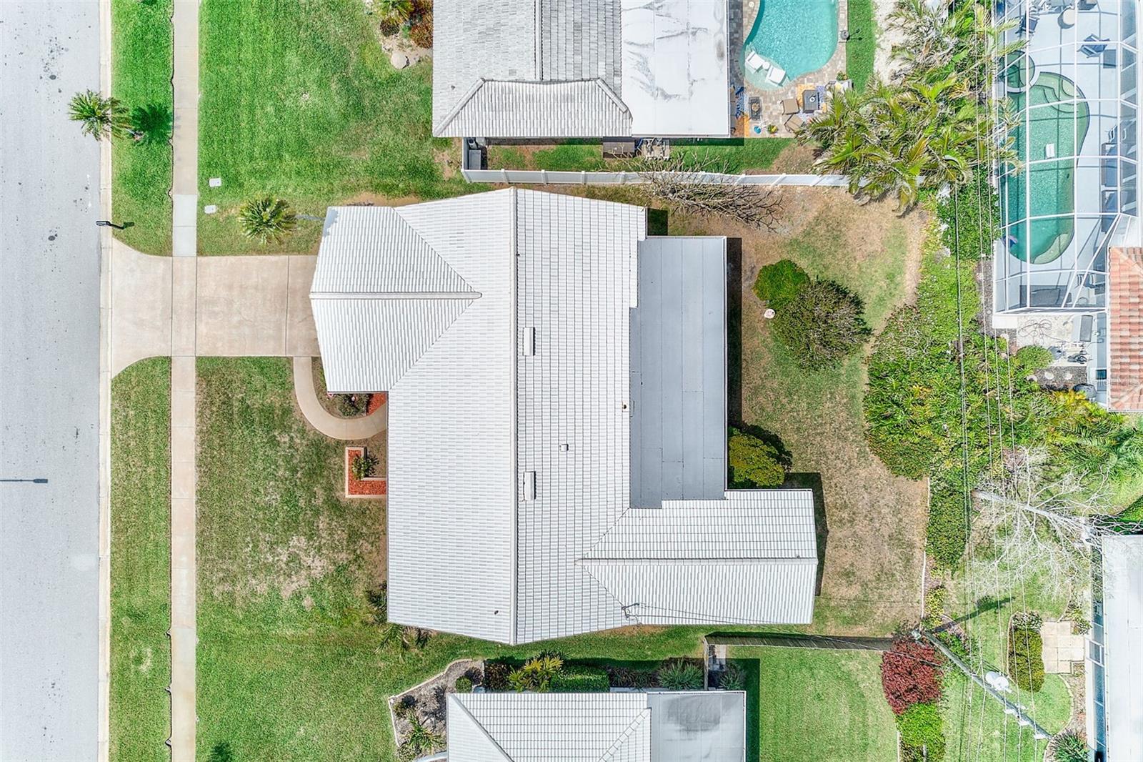 Image 39 of 51 For 14901 Sovereign Drive