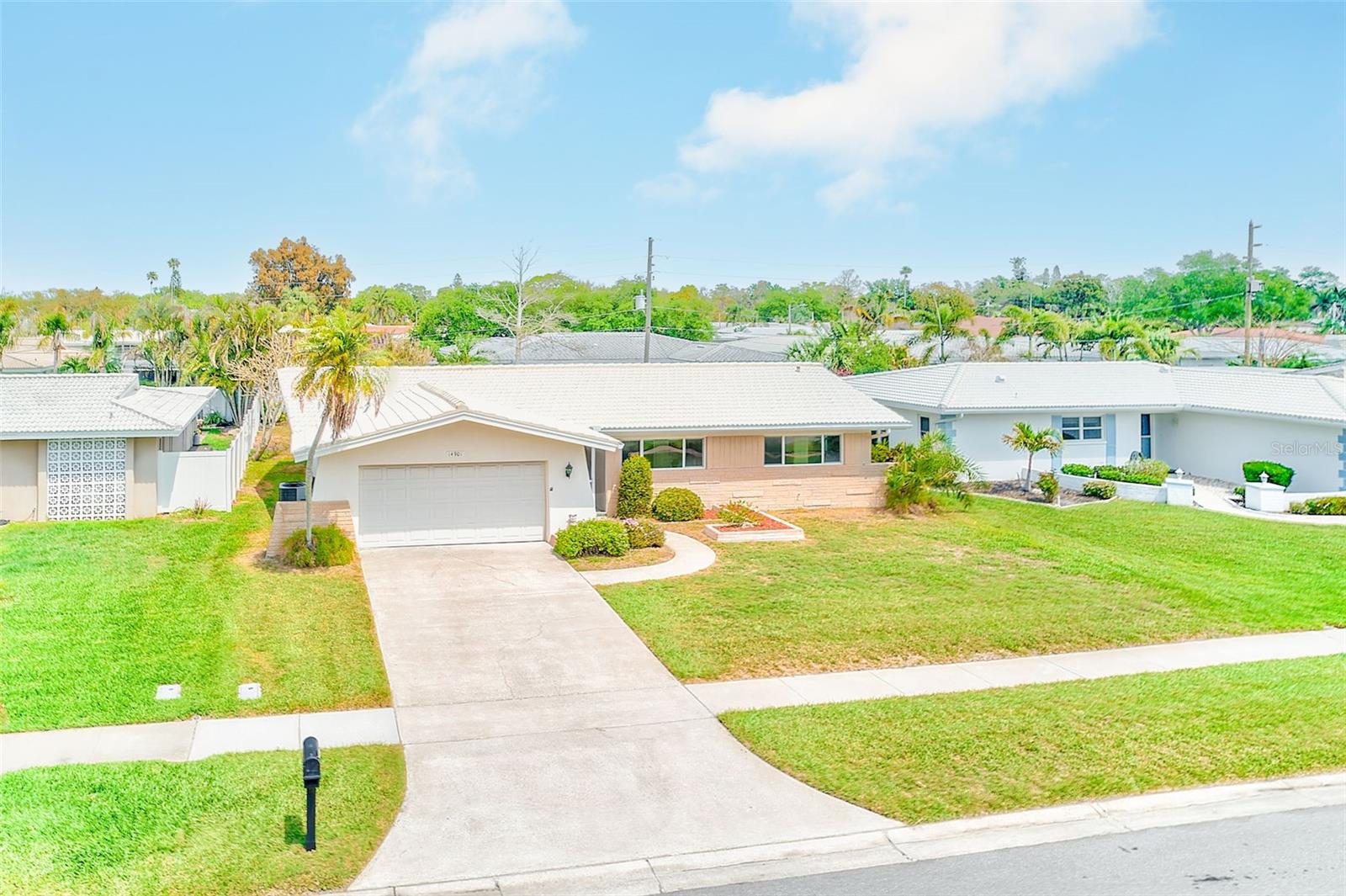 Image 41 of 51 For 14901 Sovereign Drive