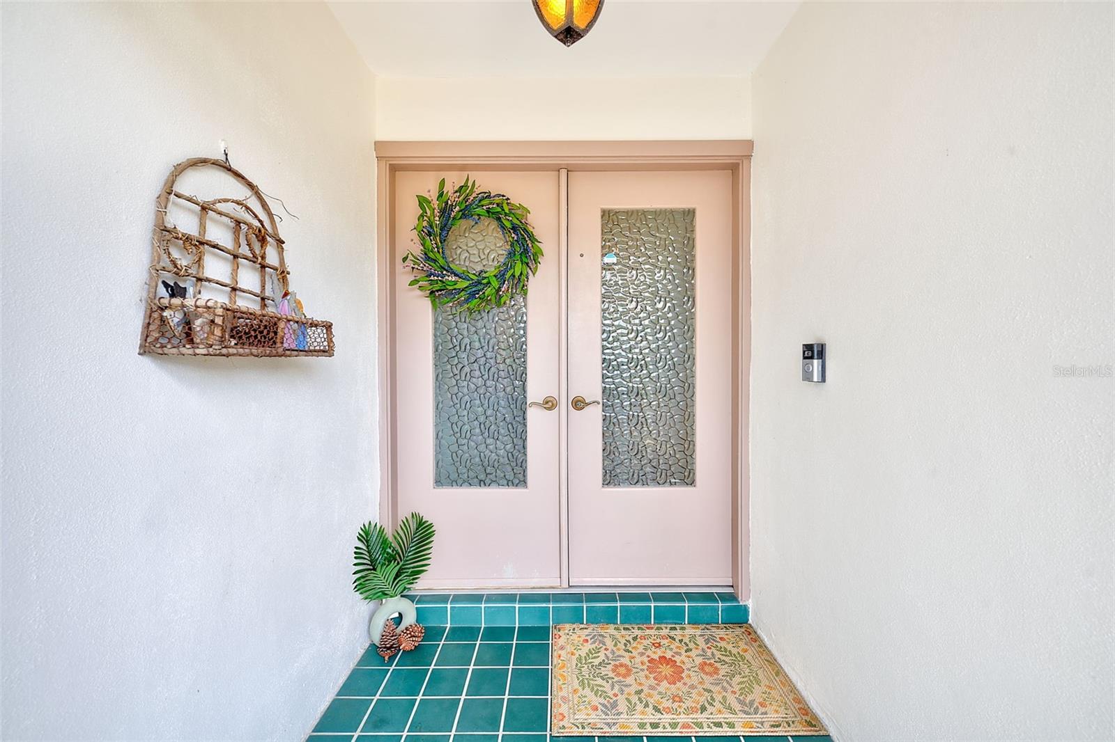 Image 8 of 51 For 14901 Sovereign Drive