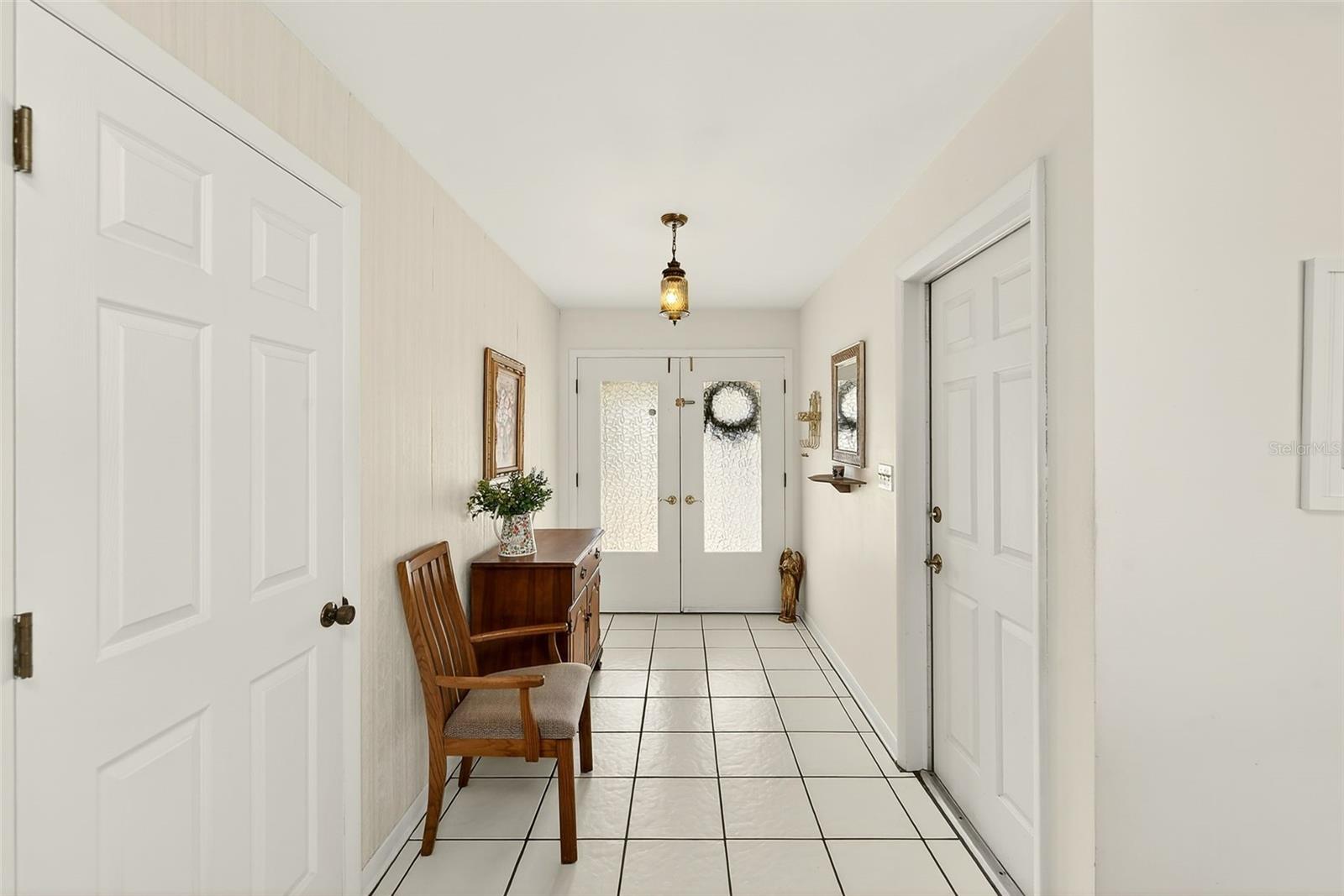 Image 9 of 51 For 14901 Sovereign Drive