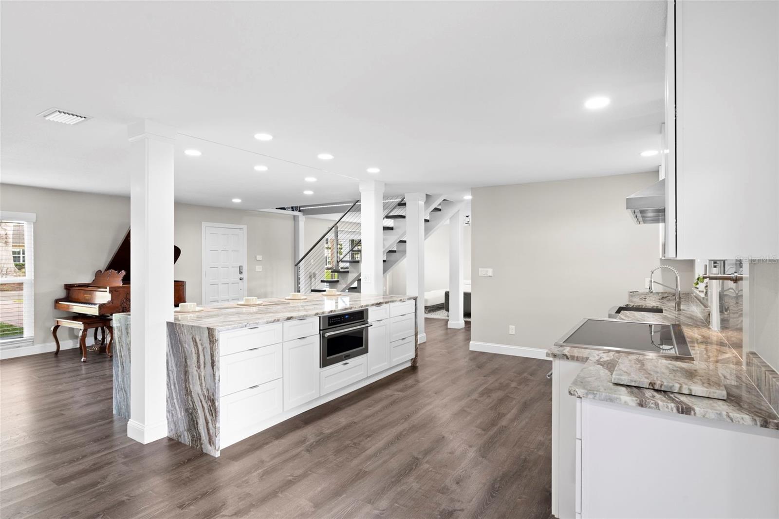 Listing photo id 9 for 10525 Homestead Drive