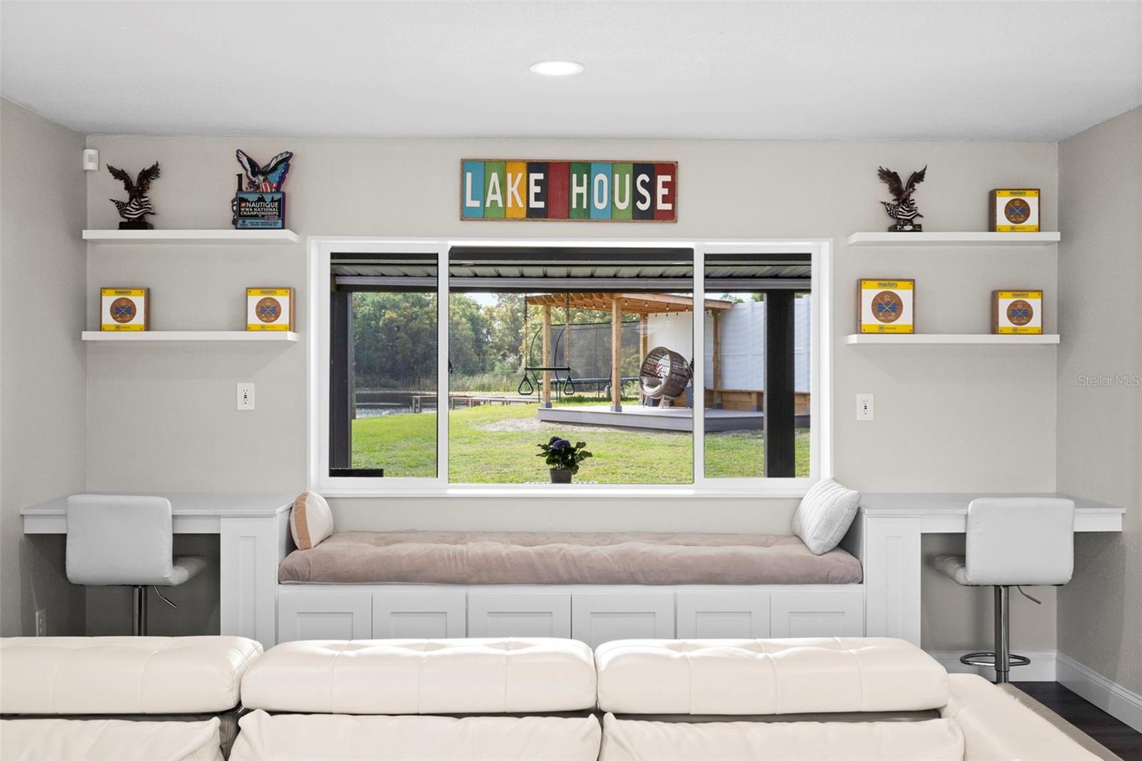 Listing photo id 12 for 10525 Homestead Drive