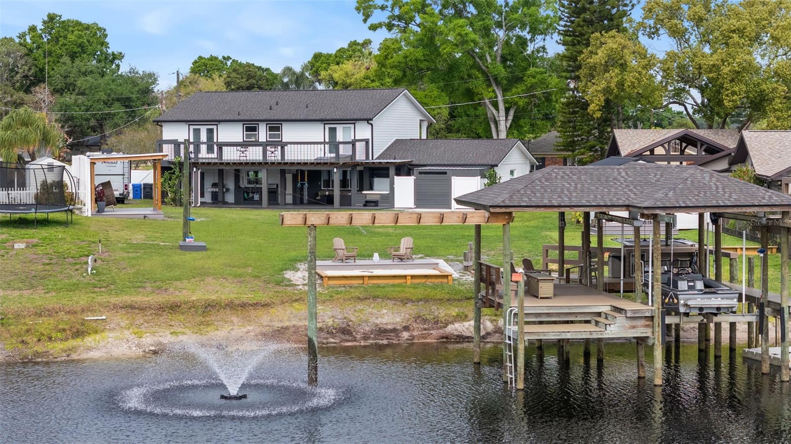 Listing photo id 0 for 10525 Homestead Drive