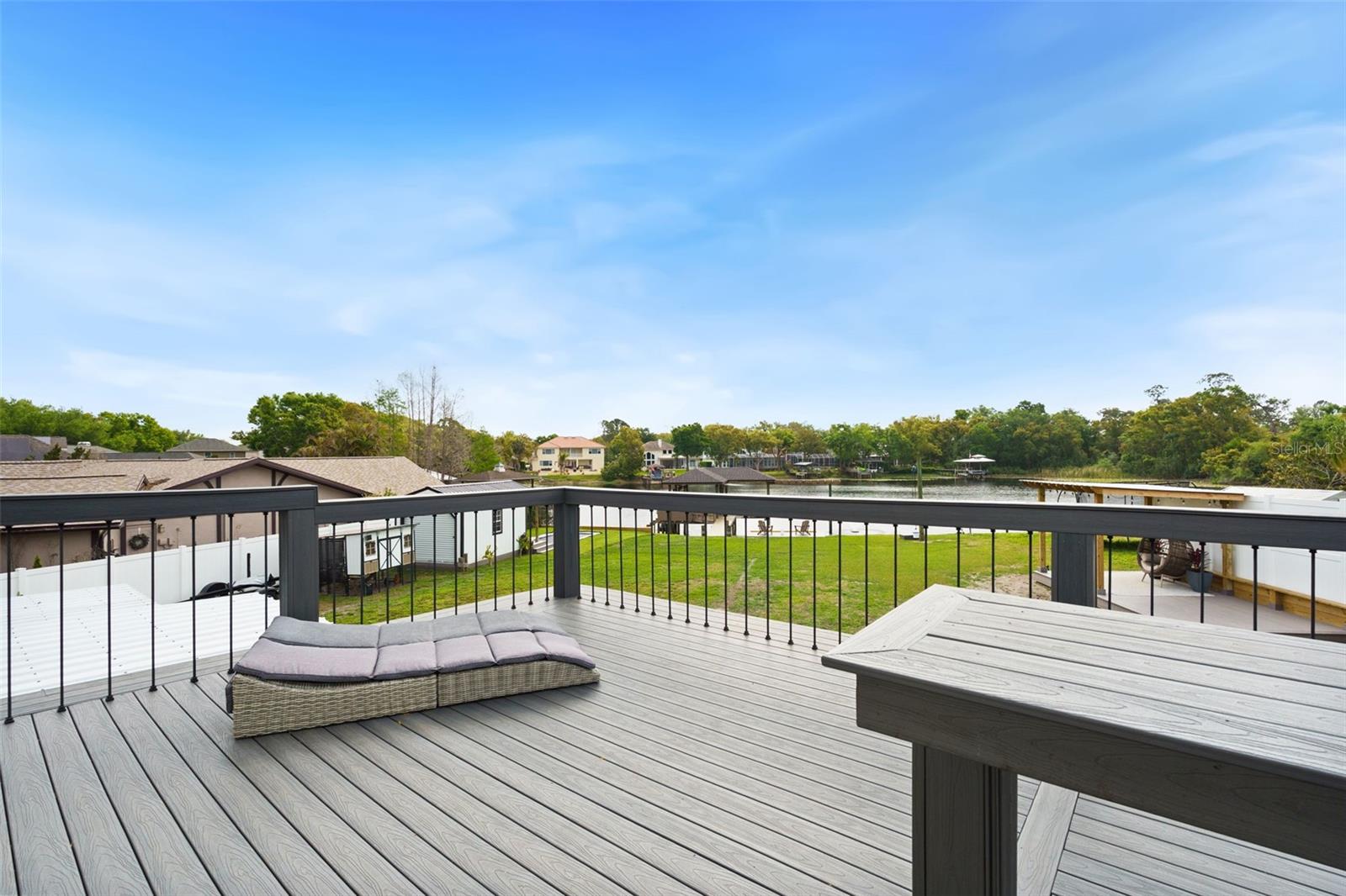 Listing photo id 20 for 10525 Homestead Drive