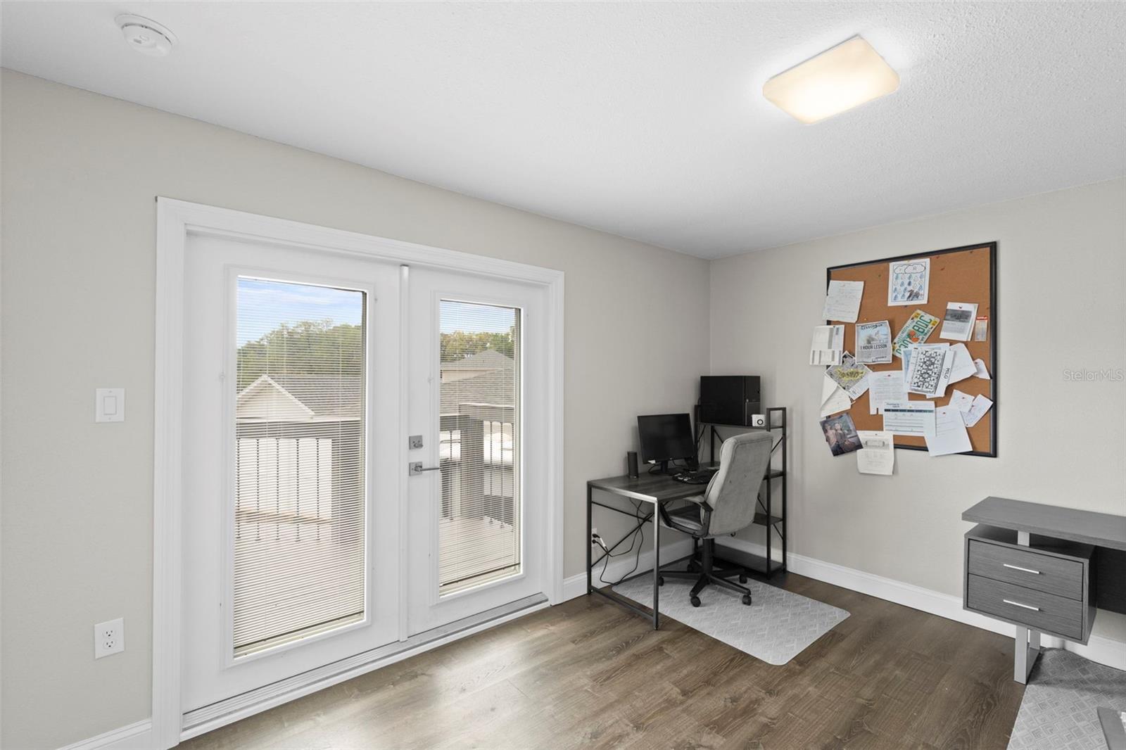 Listing photo id 27 for 10525 Homestead Drive