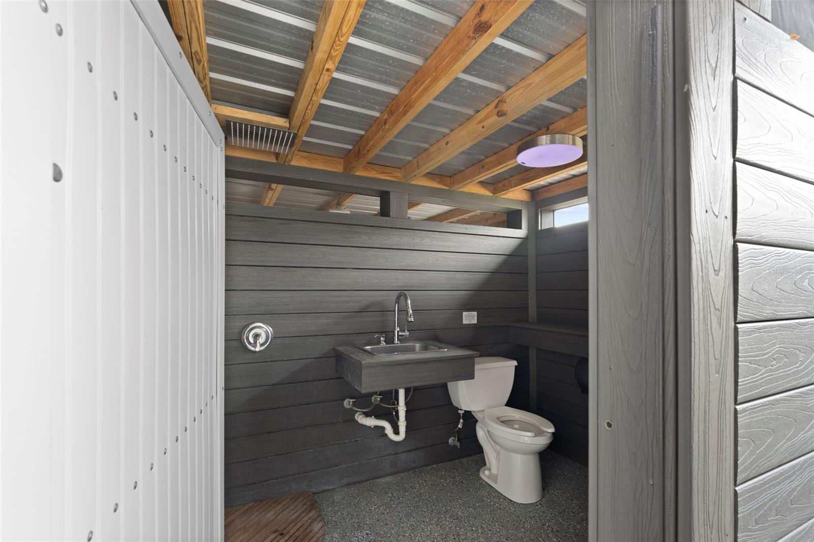 Listing photo id 36 for 10525 Homestead Drive