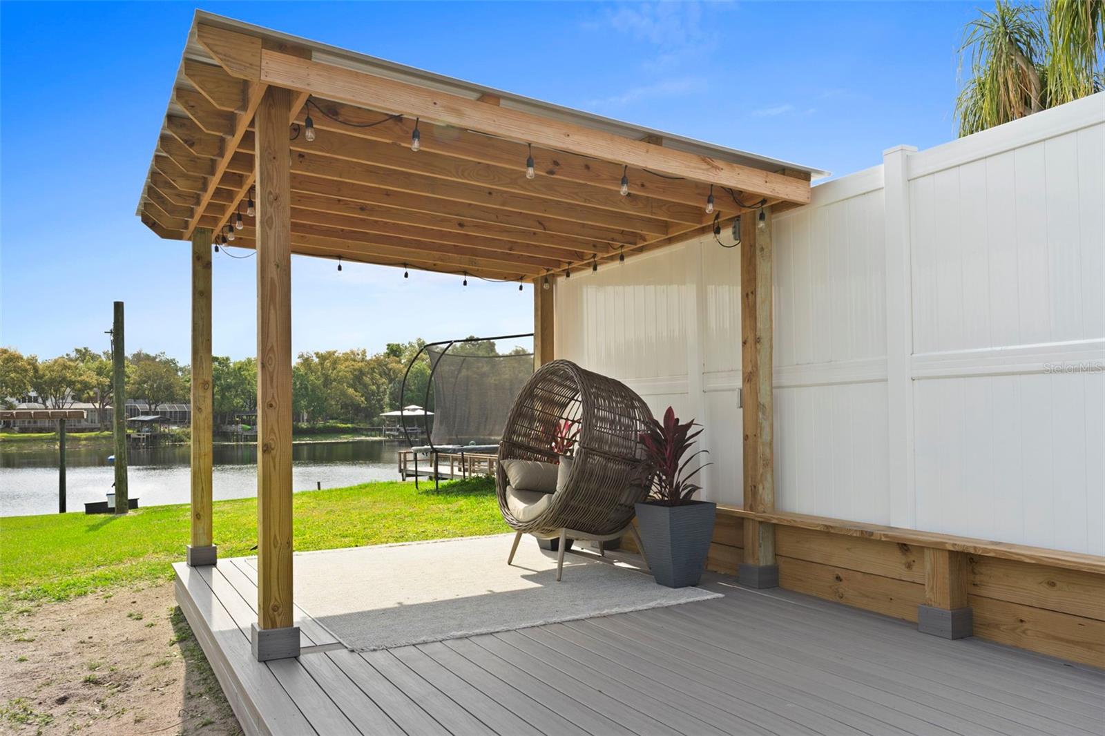 Listing photo id 38 for 10525 Homestead Drive