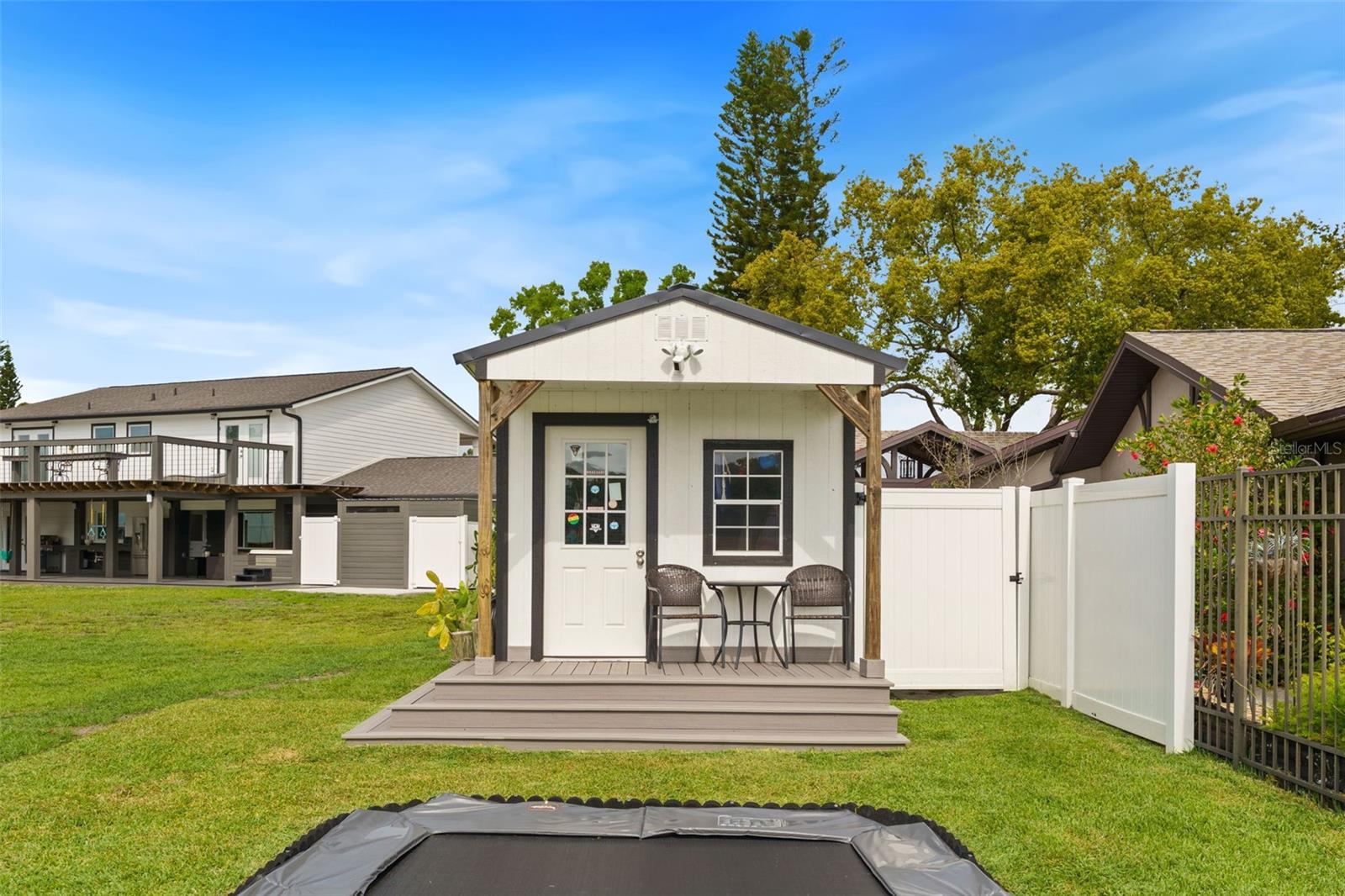 Listing photo id 39 for 10525 Homestead Drive