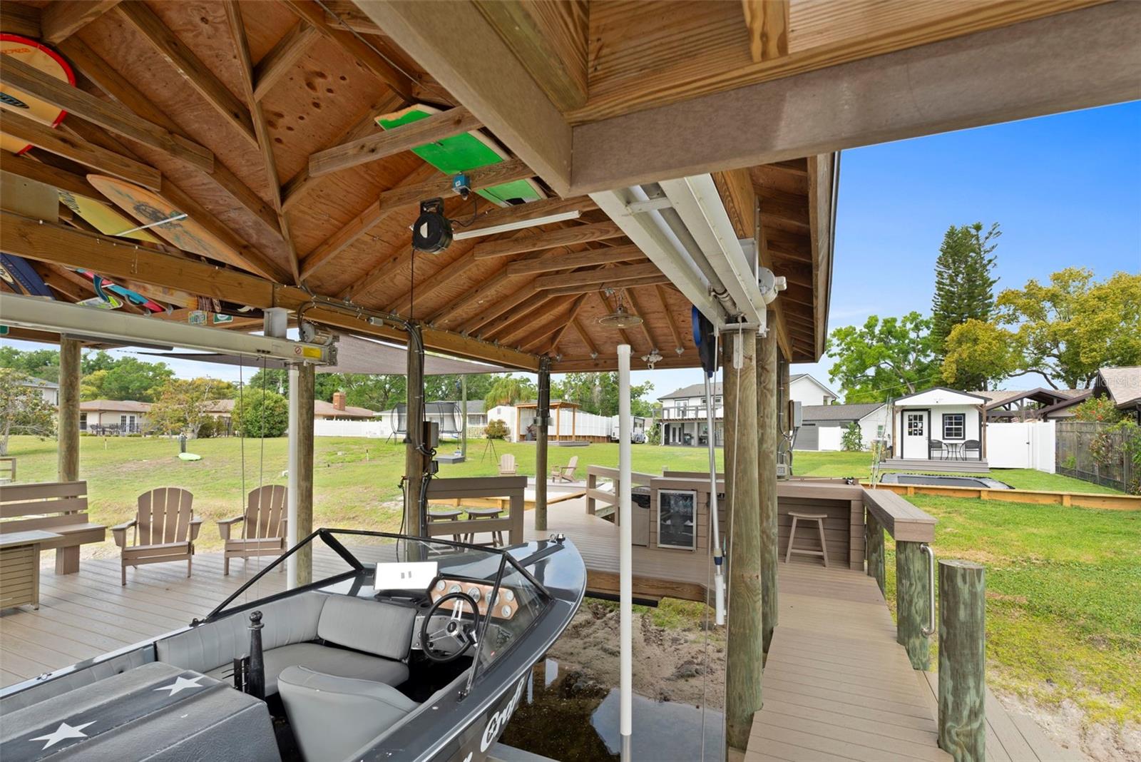 Listing photo id 43 for 10525 Homestead Drive