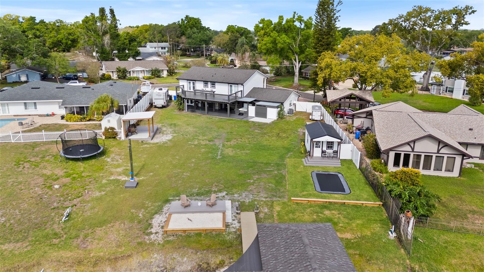 Listing photo id 47 for 10525 Homestead Drive