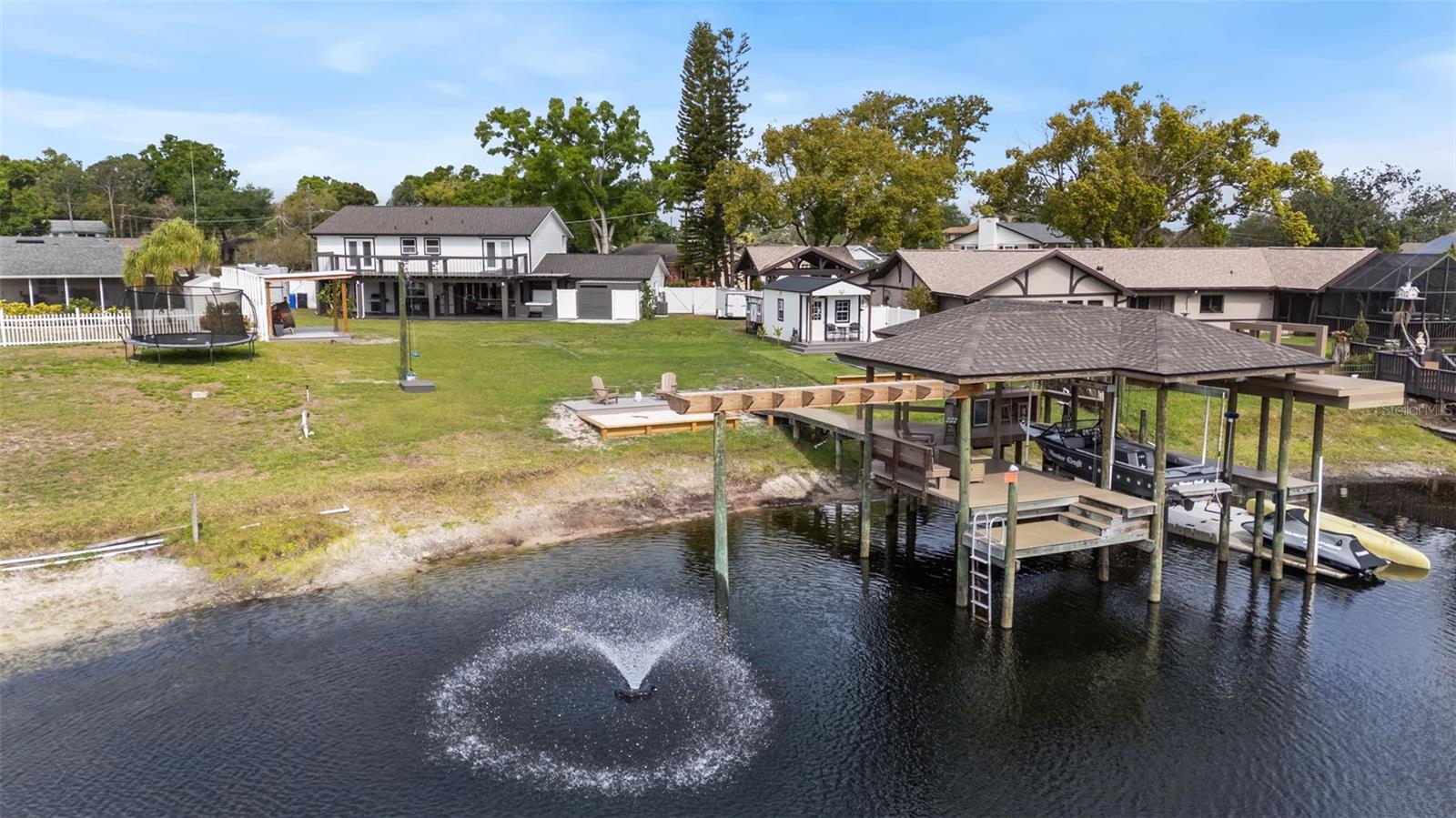 Listing photo id 57 for 10525 Homestead Drive