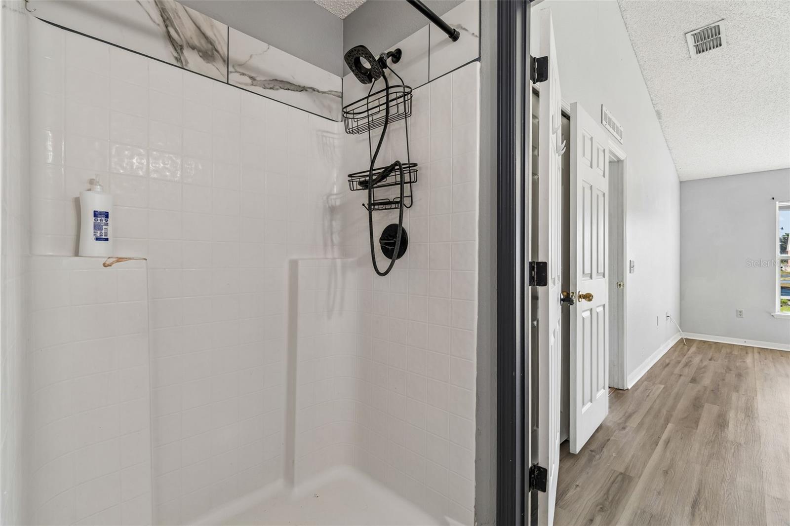 Listing photo id 27 for 11067 Monarch Street