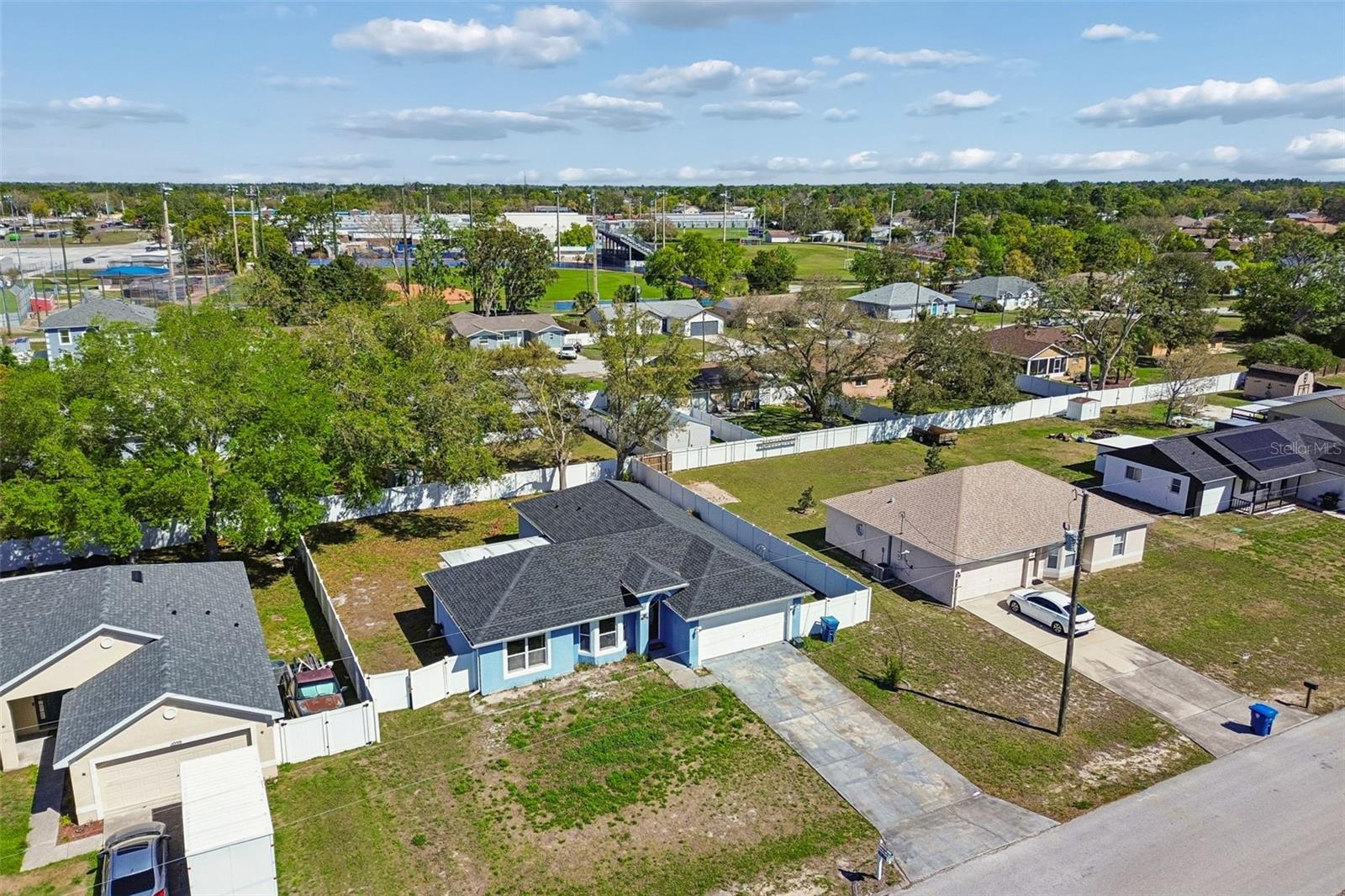 Listing photo id 46 for 11067 Monarch Street