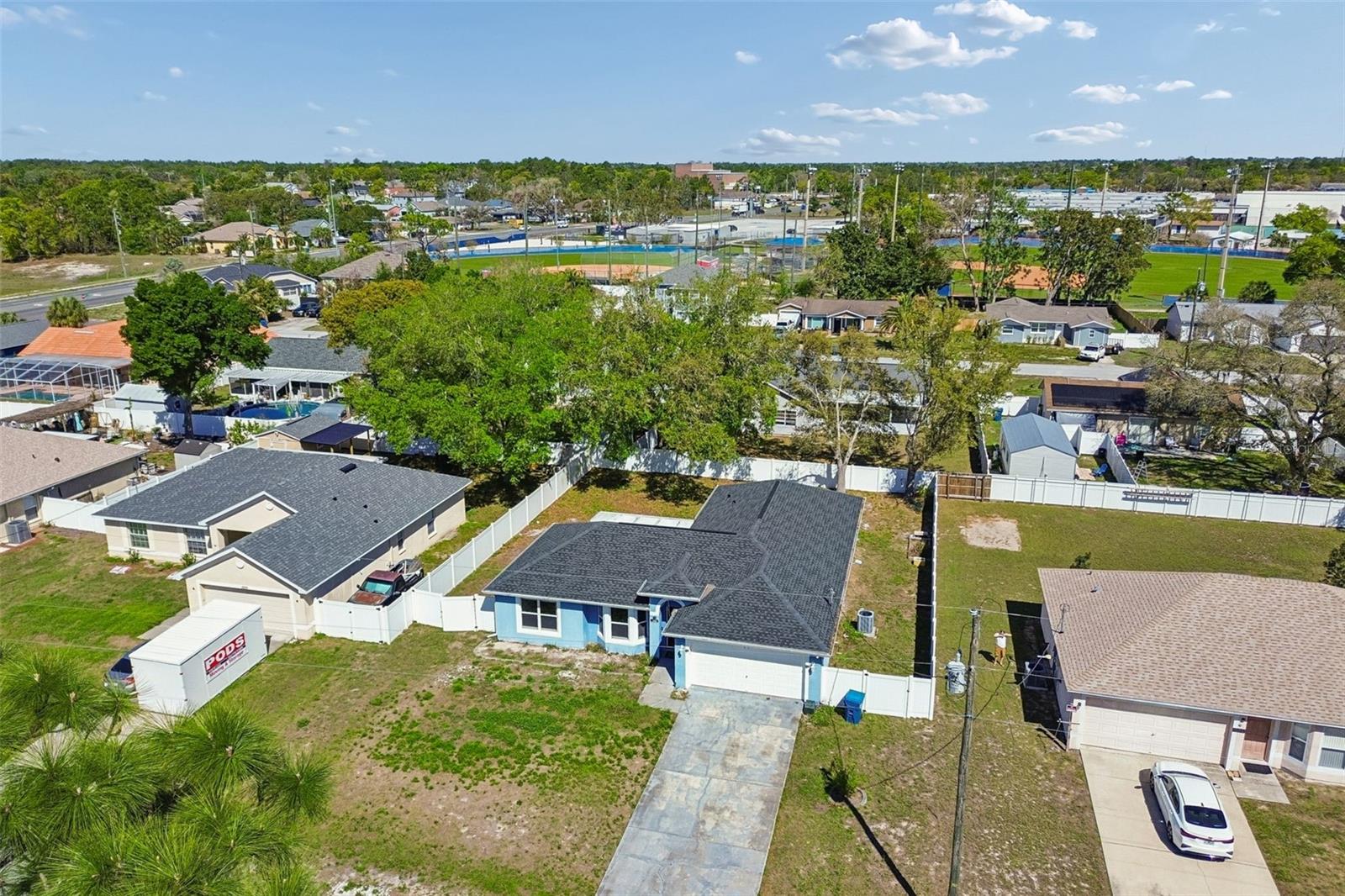 Listing photo id 47 for 11067 Monarch Street