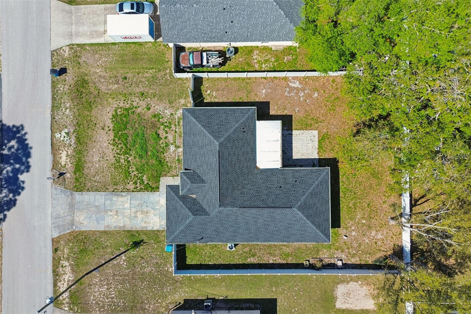 Listing photo id 48 for 11067 Monarch Street