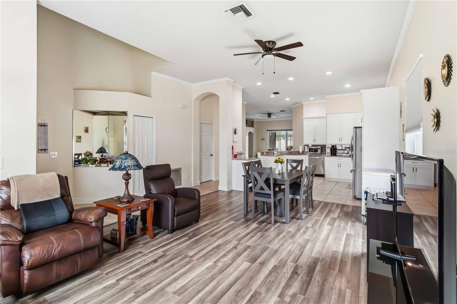 Image 8 of 27 For 1312 Vinetree Drive