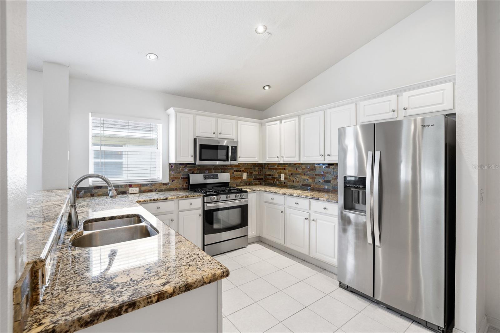 Image 11 of 61 For 16926 Hawkridge Road